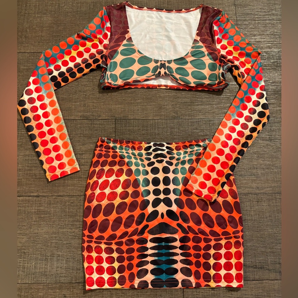 Cute 2-Piece Mini Skirt Set!
